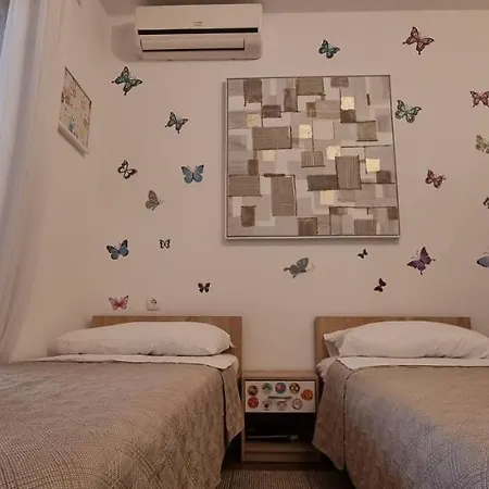 Apartment Luxurious Three Bedrooms With Two Terraces *