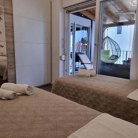 Luxurious Three Bedrooms With Two Terraces Apartment *