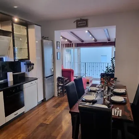 Apartment Luxurious Three Bedrooms With Two Terraces *
