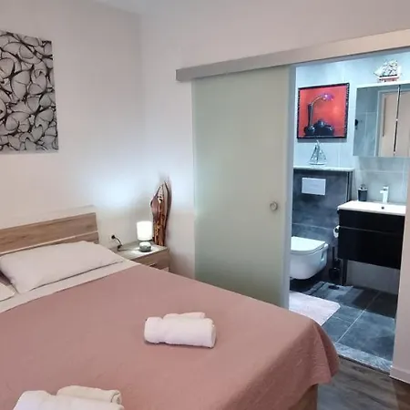 Apartment Luxurious Three Bedrooms With Two Terraces